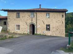 Foto Palazzina commerciale in vendita a Castelnuovo Di Garfagnana - 6 locali 250mq