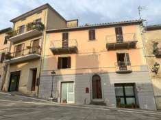 Foto Palazzo in Piazza Fra' Giovanni da Pian di Carpine