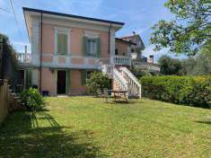 Foto Porzione di casa in Vendita, pi di 6 Locali, 170 mq (Carrara)