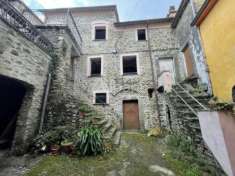Foto Porzione di casa in vendita a Bolano, Montebello Di Mezzo