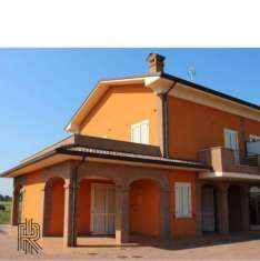 Foto Porzione di casa in vendita a Cesena, Calabrina