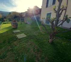 Foto Porzione di casa in vendita a Colle di Compito - Capannori 180 mq  Rif: 1243171