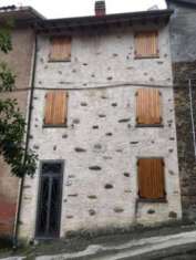 Foto Porzione di casa in vendita a Seravezza, Basati