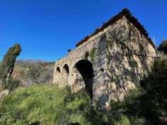 Foto Rudere con terreno di 7.000 mq