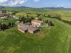 Foto Rustico casale in Vendita, pi di 6 Locali, pi di 6 Camere, 190