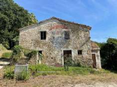 Foto Rustico in vendita a Serra San Quirico - 7 locali 200mq