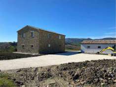 Foto Rustico/Casale in Vendita, pi di 6 Locali, 310 mq, Cingoli
