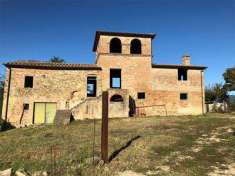 Foto Rustico/Casale in Vendita, pi di 6 Locali, 370 mq, Cortona