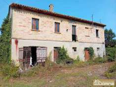 Foto Rustico/Casale in Vendita, pi di 6 Locali, 385 mq, Osimo