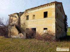 Foto Rustico/Casale in Vendita, pi di 6 Locali, 417 mq, Montefano