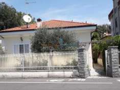 Foto Singola in vendita a Carrara, Marina Di Carrara
