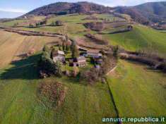 Foto Situata nelle campagne tra Urbania e