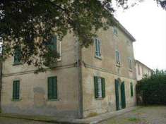 Foto Stabile/Palazzo in Vendita, pi di 6 Locali, 400 mq (Terricciola