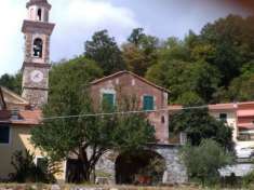 Foto tipica casa ligure in pietra/sasso in incantevole frazione