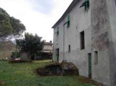 Foto Trilocale in Vendita in Via Aia del Goggio a Villafranca in Lunigiana