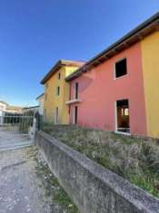 Foto Villa a schiera in vendita a Castel D'Ario - 4 locali 112mq