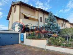 Foto Villa a schiera in vendita a Magenta - 4 locali 330mq