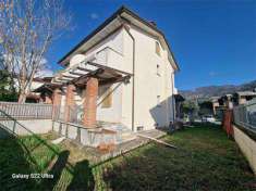 Foto Villa Bifamiliare in Vendita, pi di 6 Locali, 170 mq, Seravezza