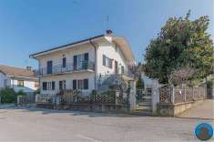 Foto Villa Bifamiliare in Vendita, pi di 6 Locali, 232 mq, Bagnolo P