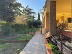 Foto Villa Bifamiliare in Vendita, pi di 6 Locali, 350 mq, Perugia (