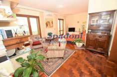 Foto Villa bifamiliare in Vendita, pi di 6 Locali, 5 Camere, 350 mq