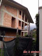 Foto Villa bifamiliare in vendita a Massa - 10 locali 200mq