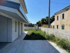 Foto Villa di 150 m con 5 locali e box auto in vendita a Rovigo
