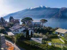 Foto Villa di 200 m con 4 locali e box auto doppio in vendita a Colico