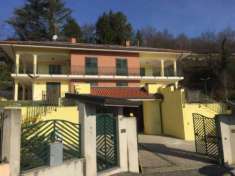 Foto Villa di 260 m con 4 locali e box auto doppio in vendita a Castiglione Torinese