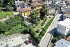 Foto Villa di 647 m con pi di 5 locali e box auto doppio in vendita a Berbenno di Valtellina