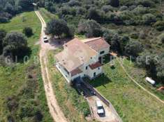 Foto Villa in Vendita, 6 Locali, 200 mq, Arzachena