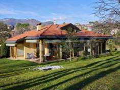 Foto Villa in Vendita, 6 Locali, 450 mq, Casciago (Morosolo)