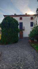 Foto Villa in Vendita, pi di 6 Locali, 220 mq (Capannori)