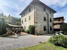 Foto Villa in Vendita, pi di 6 Locali, 230 mq (Capannori)