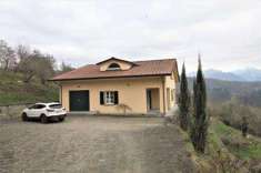 Foto Villa in Vendita, pi di 6 Locali, 3 Camere, 200 mq (FIVIZZANO S