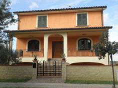 Foto Villa in Vendita, pi di 6 Locali, 3 Camere, 220 mq (MONTESCUDAI