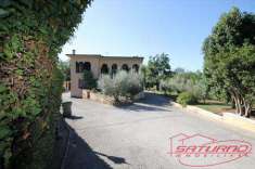 Foto Villa in Vendita, pi di 6 Locali, 300 mq (Capannori)