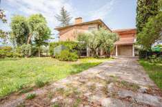 Foto Villa in Vendita, pi di 6 Locali, 330 mq (San Giuliano Terme)