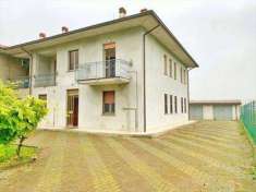 Foto Villa in Vendita, pi di 6 Locali, 4 Camere, 200 mq (MONTEBELLO