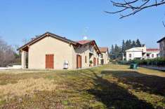 Foto Villa in Vendita, pi di 6 Locali, 5 Camere, 695 mq (VIMERCATE)