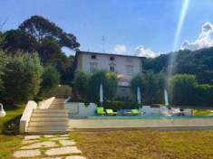 Foto Villa in Vendita, pi di 6 Locali, 500 mq (Livorno)