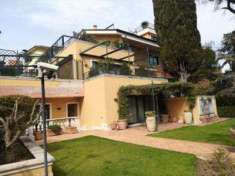 Foto Villa in Vendita, pi di 6 Locali, 929 mq, Roma