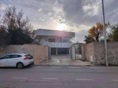 Foto Villa in vendita a Bari - 9 locali 456mq