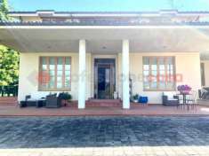 Foto Villa in vendita a Bucine - 8 locali 250mq