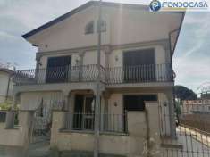 Foto Villa in vendita a Camaiore - 7 locali 160mq