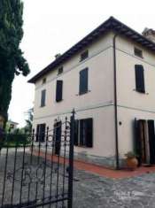 Foto Villa in vendita a Castiglione Del Lago - 10 locali 249mq