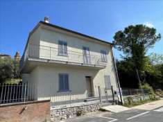 Foto Villa in vendita a Castiglione Del Lago - 11 locali 140mq