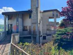 Foto Villa in vendita a Filiano - 18 locali 412mq