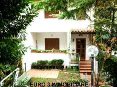 Foto Villa in Vendita a Folignano