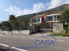Foto Villa in vendita a Formia - 9 locali 322mq
